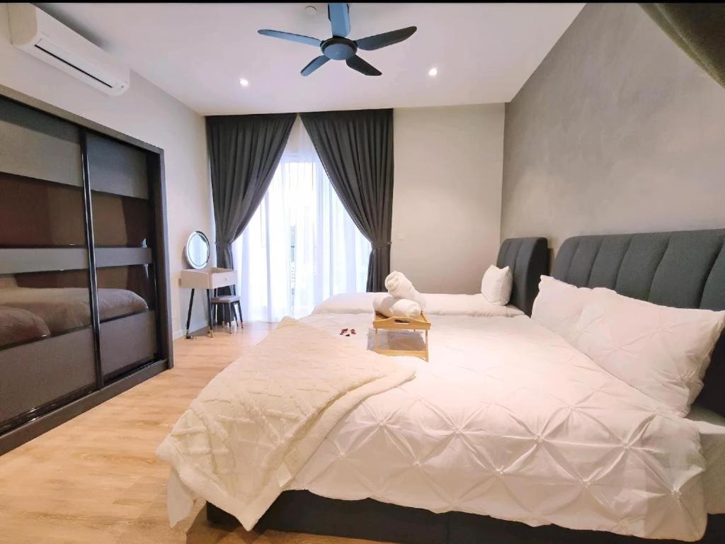 Quill Klcc Ls House *